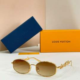 Picture of Louis Vuitton Sunglasses _SKUfw80916460fw